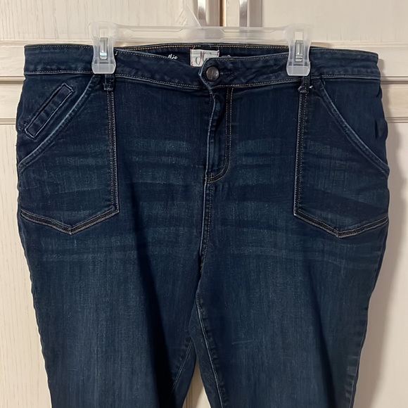 A pair of D/C jeans by Pennington’s in a size 22 - Picture 2 of 7